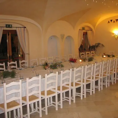 Moma Szálloda Cannigione